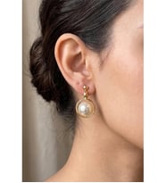 İNCİ SALLANTILI KÜPE 4 CM.