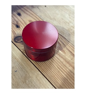 50mm çaplı çok katmanlı baharat öğütücü, mıknatıslı kapaklı, şık tasarım