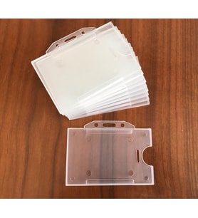 Personel yaka kartı plastik koruyucu kartlık kılıf yatay 1 adet 85mm x 53mm bu ölçülerde kart sığar