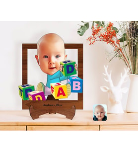 BK Gift Kişiye Özel Bebek Karikatürlü Ahşap Standlı 3D Biblo-5 (Beyaz)