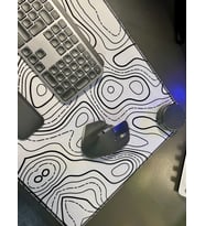 90 x 40 cm Desenli Dikişli Kaydırmaz Taban Speed Hızlı Yüzey Mousepad Masa Matı (Beyaz-Siyah)