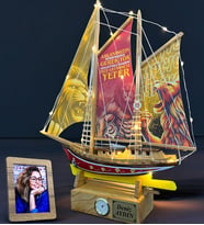 Size Özel Set - SARI KIRMIZI Temalı Led Işıklı, Saatli, İsimli Ahşap Gemi ve Fotoğraf Çerçevesi