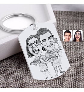BK Gift Kişiye Özel Karakalem Aşçı Çift Karikatürlü Pleksi Anahtarlık-1 (Beyaz)