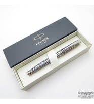 Parker Brushed Sanatsal Çizimli Roller Kalem  Benzersiz üründür. Yalnızca bir adet bulunmaktadır (Karışık)