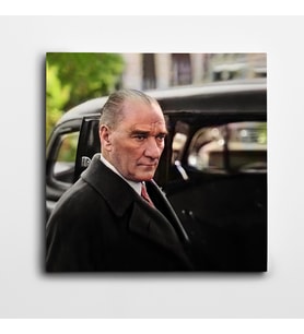 Atatürk Bakışlar Kare Kanvas Tablo