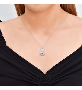 0,57 Karat Pırlanta Baget Kolye (Beyaz)