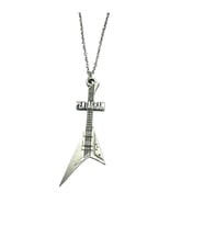 Pentagram Temalı Elektro Gitar Metal Kolye – 60 cm Zincirli Rock Tarz Aksesuar (Gümüş)