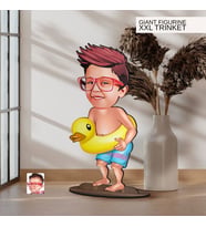 BK Gift Kişiye Özel Tatilci Çocuk Karikatürlü Büyük Boy Ahşap Biblo-1 Arkadaşa Hediye , Sevgiliye Hediye, Kişiye Özel Biblolar