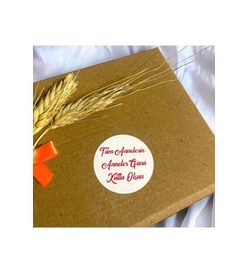 Anneler Günü Kırmızı Yazılı Yuvarlak Yapışkanlı Etiket 5x5 cm 100 adet
