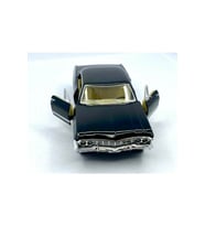 Çek Bırak 1967 Chevrolet Impala ( Siyah ) 1.38 Ölçek