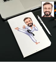 Kişiye Özel Karateci Tasarımlı Karikatürlü Beyaz Defter Kalem Seti 70