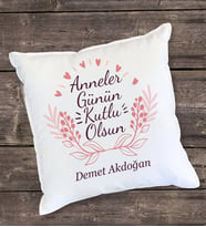 Anneler Günün Kutlu Olsun Çiçekli Yastık (Beyaz)