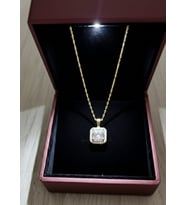 Işıklı Lüks Kutulu Sevgiliye Hediye Kare Safir Işıltılı Kolye (Gold)