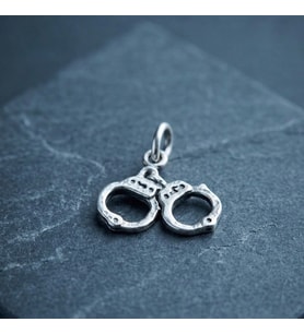Gümüş Kelepçe Kolye Ucu 925 Ayar Gümüş Kelepçe Figürlü Unisex Kolye Ucu