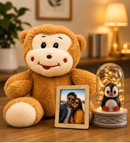 Kişiye Özel Fotoğraflı Hediye Seti – Peluş Maymun ve LED Işıklı Penguen Fanus