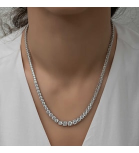 Gümüş Süzme Beyaz Taşlı Su Yolu Kadın Kolye