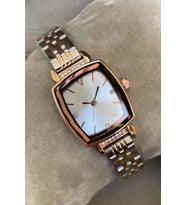 Minimal Oval Kasa Zirkon Taşlı Gümüş Rose Renk Çelik Kadın Kol Saati Özel Kutusunda Gönderilecektir Anneye Ablaya Sevgiliye Hanima Ese Arkadasa Dogum Gunu Yıldonumu Hediyesi Anneye Kız Kardese Kisiye Ozel Hediye