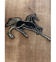 31X15 CM ALTIN SARISI ÇİZGİLİ SİYAH KOŞAN AT APLİKE ARMA YAMA DİKİŞ