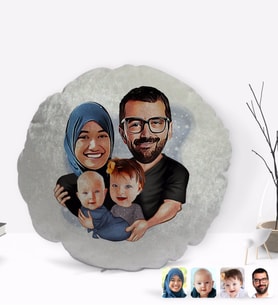 BK Gift Kişiye Özel Tesettürlü Aile Karikatürlü Yuvarlak Dekoratif Kırlent Yastık-4