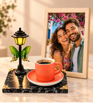 Kişiye Özel Fotoğraflı Sokak Lambalı Turuncu Kahve Fincanı Büyük Ahşap Çerçeveli