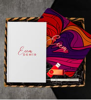 eJOYA Kişiye Özel Defter & Kalem & Mousepad & Usb Bellek Hediye Kutusu 112961