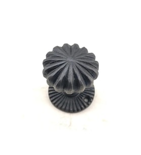 Antika Tarz Dekoratif Pirinç Açarlı Kapı Babası - 50mm, Oksit