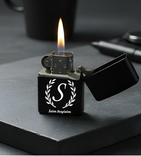 Kişiye Özel Siyah Baş Harf ve İsim Yazılı Metal Benzinli Çakmak Özel Karizmatik Hediye