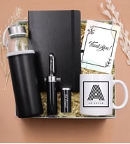 Kişiye Özel Kutusunda Touch Pen & Özel Deri Kılıflı 500 Ml Su Matarası & Defter & Baskılı Kupa & Mesaj Kartı Hediye Seti (Siyah)