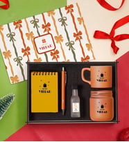 Yılbaşı Hediyesi Ahşap Kutulu Özel Set – Defter + Kalem + Kolonya + Fincan + Kokulu Mum