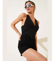 Intive V Yaka Çıkarılabilir Padli Boyundan Bağlamalı Croptop/Büstiyer (Siyah)