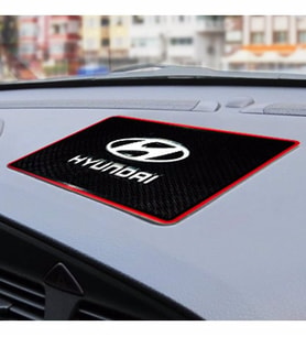 Hyundai Trajet torpido üstü aksesuar araç markalı logo telefon anahtarlık tutucu
