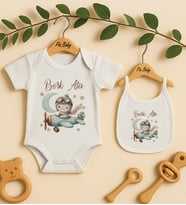 Pia Baby Premium %100 Pamuk İsme Özel Organik Baskılı Çıtçıtlı Bebek Body Ve Önlük 5024-20 (Ekru)