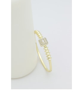 STİL İNCİSİ/XUPING JEWELRY BAGET ORTASI ZİRKON TAŞLI KELKEPÇE