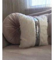 YILMAZHOME Peluş Şeritli Kırlent Kılıfı - (Beyaz Peluş-Gümüş Şeritli)