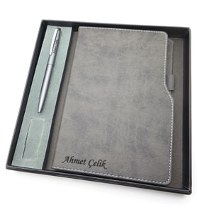 Signator® Codex  N233 Kişiye Özel Defterli Set - Scrikss İsme Özel Gri Kalem + İsme Özel Gri Defter  İsme Özel Kutusunda Hediyelik Set (Karışık)