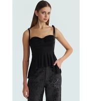 Rahat ve Şık Kolsuz Örme Bluz %97 Polyester Yaz İçin Ideal Konforlu Kesim Seçkin Malzeme