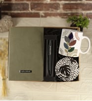Kişiye Özel Desenli Defter & Kişiye Özel Metal Tükenmez Kalem & Baskılı Kupa & Ahşap Bardak Altlığı Hediye Seti