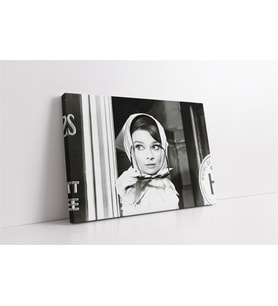 Siyah Beyaz Audrey Hepburn