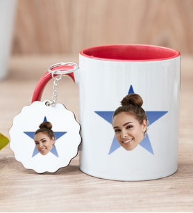 Kişiye Özel Mavi Yıldız Kafa Fotoğraflı Kırmızı Kupa Bardak ve Anahtarlık