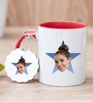 Kişiye Özel Mavi Yıldız Kafa Fotoğraflı Kırmızı Kupa Bardak ve Anahtarlık