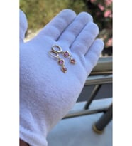 Çelik Gold Renk Kalpli Sallantılı Minimal Özel Tasarım Küpe (Açık Pembe)