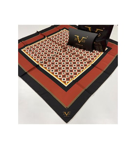 Geometrik Desen Black Seri Twill Eşarp Eşarp Askısı ile Birlikte 90x90 cm KİREMİ