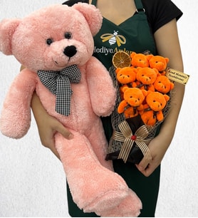 Kişiye Özel 7'li Peluş Ayıcık Buketi ve Büyük Boy Pembe Peluş Ayıcık (Model 3)