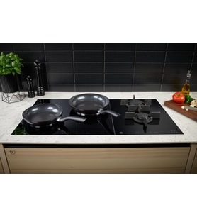 Essential Black tava seti 2 parça (Ø 24 + 28 cm), alüminyum, seramik kaplama, indüksiyon, Almanya'da üretilmiştir