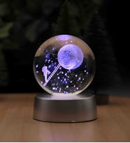 Wolawood Kristal Cam Kar Küresi 3D Renk Değiştiren LED Işıklı Pilli Dekoratif Konsept Hediyelik Masaüstü Süs Lamba Biblo Şık Zarif Rgb Dekor Özel Tasarım