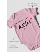 Beni En Çok Abim Sever Baskılı Bebek Zıbını – Çıtçıtlı Body  %100 Pamuk Kısa Kol (Koyu Pembe)