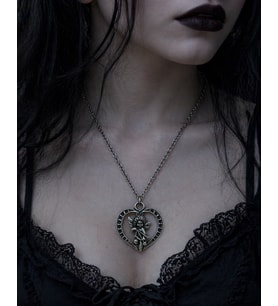 Gotik Kalp Melek Figürlü Siyah Detaylı Metal Kolye Unisex
