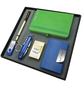 Signator® Mentha  İsme Özel Set - 32 Gb. Usb Bellek + Çakmak + Not defteri  + Çakı + Kalem ve Kartvizitlik  Kişiye Özel Hediyelik Set (Karışık)