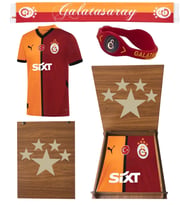 Galatasaray Orijinal 2024/2025 5 Yıldız İç Saha Parçalı Forma Atkı ve Bileklik Hediyelik Ahşap Kutul (Sarı-Kırmızı)