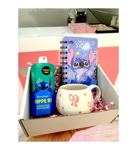 stitch sonny angel ve stitch renkli defter ve pembe fiyonk kupa hediye seti yılbaşı
